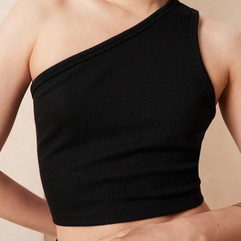 *NWT* Banana Republic Black One Shoulder Ribbed Crop Top